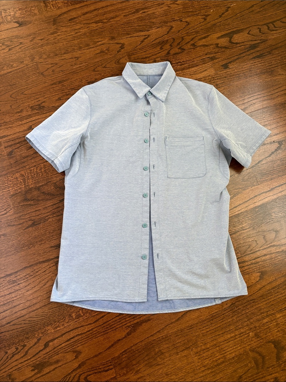 Lululemon Commission Short Sleeve Button Down Shirt Mens Size M Harbor Blue